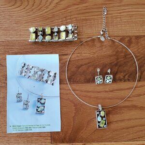 Lia Sophia Mint Cream (Necklace, Bracelet, & Earrings) Set - NEVER WORN!!!